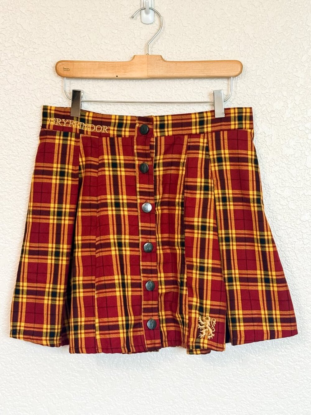 Harry Potter GRYFFINDOR Embroidered Skirt Women’s Medium Red Plaid Cosplay